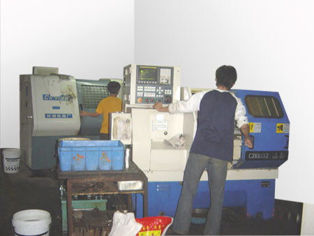 Cangzhou Hongxin pipe fittings Co., Ltd. linha de produção do fabricante